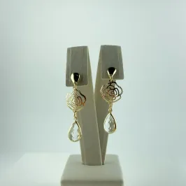 Brinco Design de Flor com Gota Zircônia Folheado a Ouro 18k