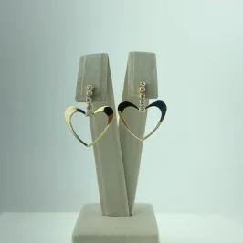 Brinco Coração Vazado com Riveira Folheado a Ouro 18k