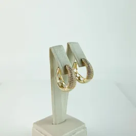 Brinco Argola Cravejada em Zircônias Folheado a Ouro 18 K