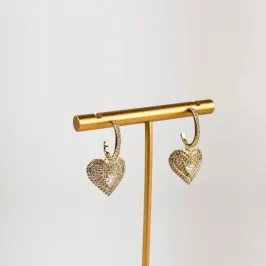 Brinco com Pingente Coração em Zircônias Folheado a Ouro 18k