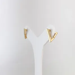 Brinco Triangular Folheado a Ouro 18k