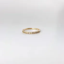 Anel Meia Aliança em Zircônias Folheado a Ouro 18k