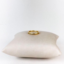 Anel Aro Liso Trabalhado em Zircônias Folheado a Ouro 18k