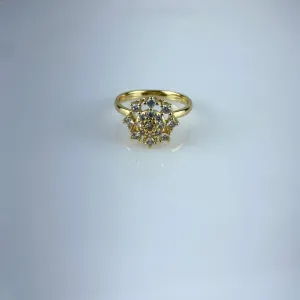 Anel Design de Flor Cravejada em Zircônia Folheado a Ouro 18k