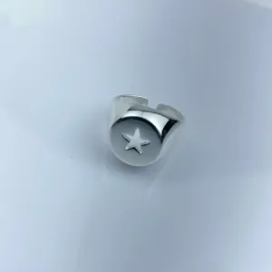 Anel Ajustável Mindinho Estrela Vazada Folheado a Prata