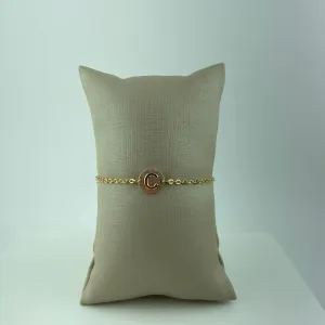 Pulseira Elo Cadeadinho com Letra C Folheado a Ouro 18k