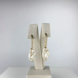 Brinco com Pingente em Pérola Barroca Folheado a Ouro 18k