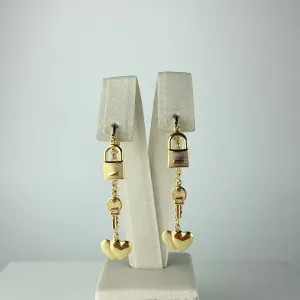 Brinco de Argolinha com Cadeado, Coração e Chave Folheado a Ouro 18k
