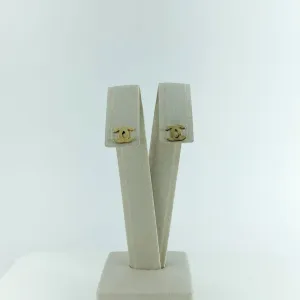 Brinco Símbolo Chanel Folheado a Ouro 18k