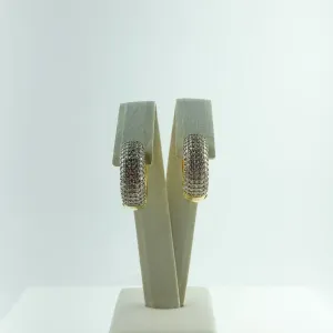 Brinco de Argola Cravejado em Zircônia Cristal de Clique Folheado a Ouro 18k