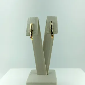 Brinco Ear Hook com Design de Coraçõezinhos Folheado a Ouro 18k