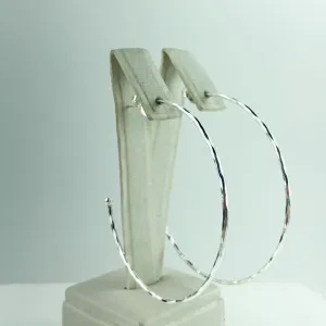 Brinco Argola Fina Retorcida Folheado em Prata