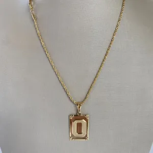 Colar Cordão Baiano com Pingente Letra O Folheado a Ouro 18k