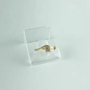 Anel Entrelaçado Cravejado em Zircônia Folheado a Ouro 18k