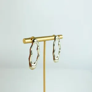 Brinco Orgânico Oval Vazado Folheado a Ouro 18k