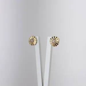 Brinco Margarida Cravejado em Zircônias Folheado a Ouro 18k