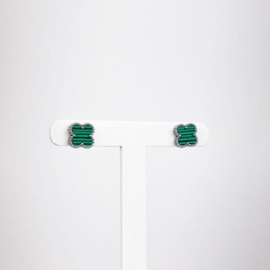 Brinco de Trevo Verde em Aço Inox 316L na Cor Prata