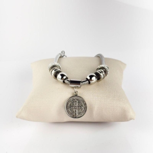 Berloque São Bento Em Aço Inoxidável 316L na Cor Praeada