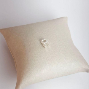 Pingente Letra R em Zircônias Folheado a Prata