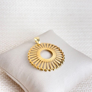 Pingente Girassol Folheado a Ouro 18k