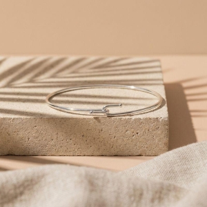 Bracelete Liso Fecho Entrelaçado Folheado a Prata