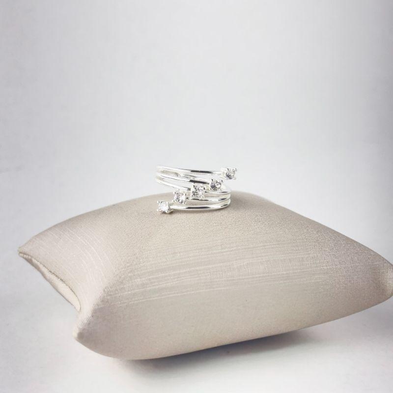 Anel Cinco Aros e Cinco Zircônias Folheado a Prata