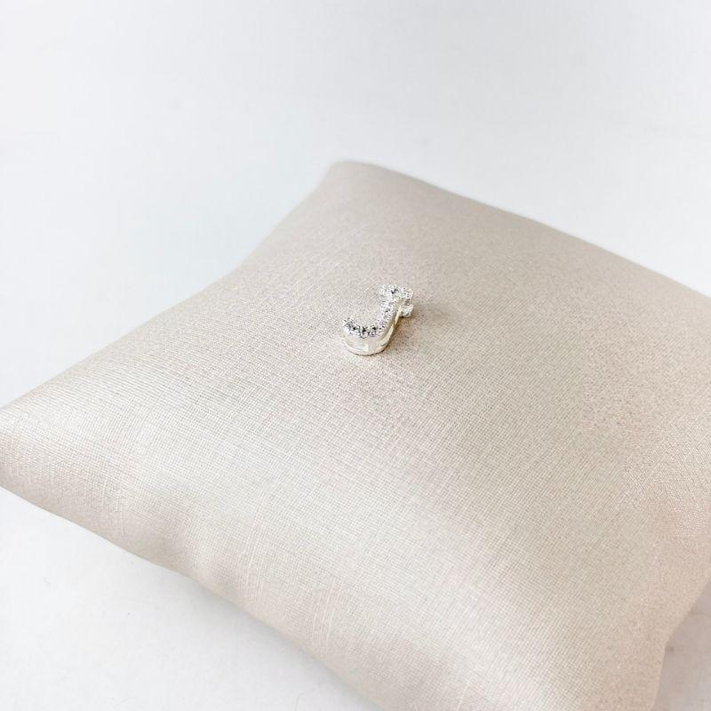 Pingente Letra J em Zircônias Folheado a Prata