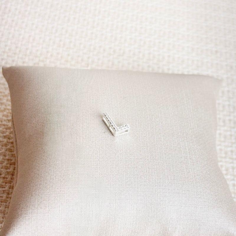 Pingente Letra L em Zircônias Folheado a Prata