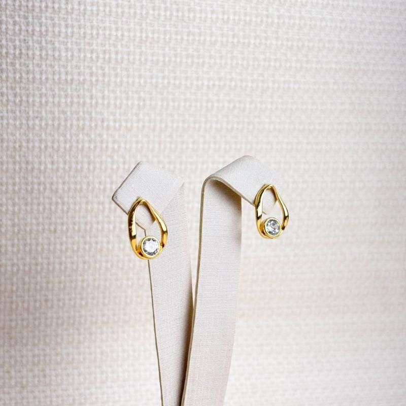 Brinco Orgânico com Ponto de Luz Folheado a Ouro 18k