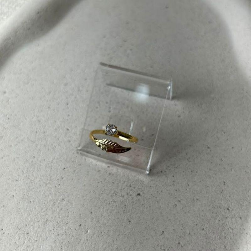 Anel Pena Com Ponto de Luz Cristal Folheado a Ouro