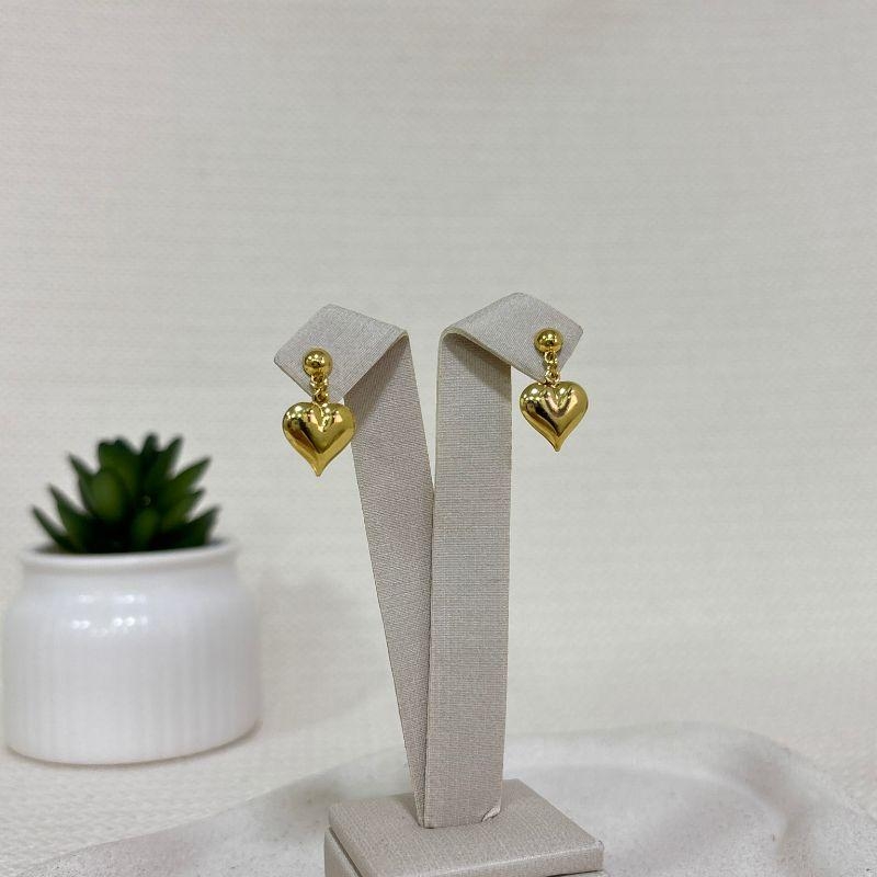 Brinco com Pingente de Coração Folheado a Ouro 18k