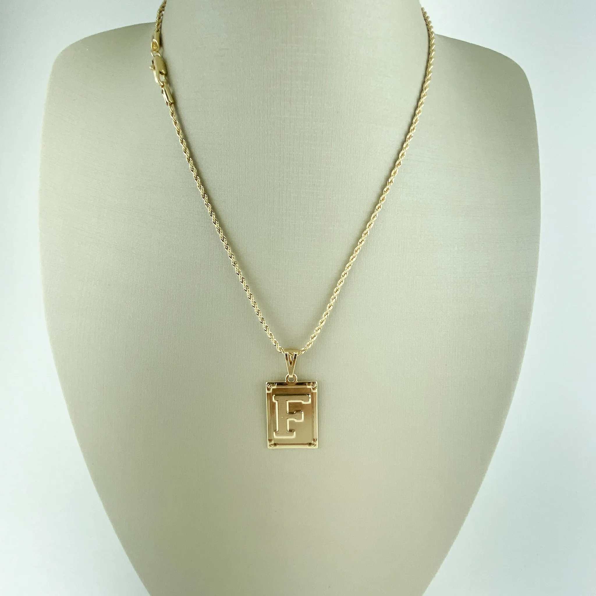 Colar Cordão Baiano com Pingente Letra F Folheado a Ouro 18k