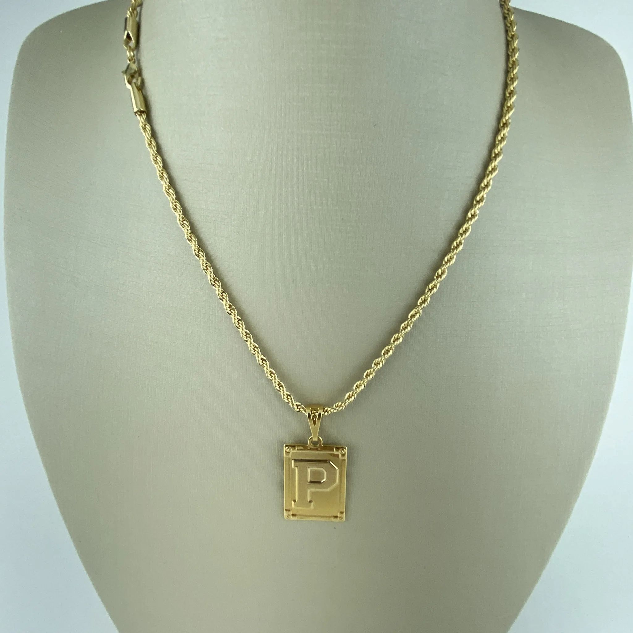 Colar Cordão Baiano com Pingente Letra P Folheado a Ouro 18k