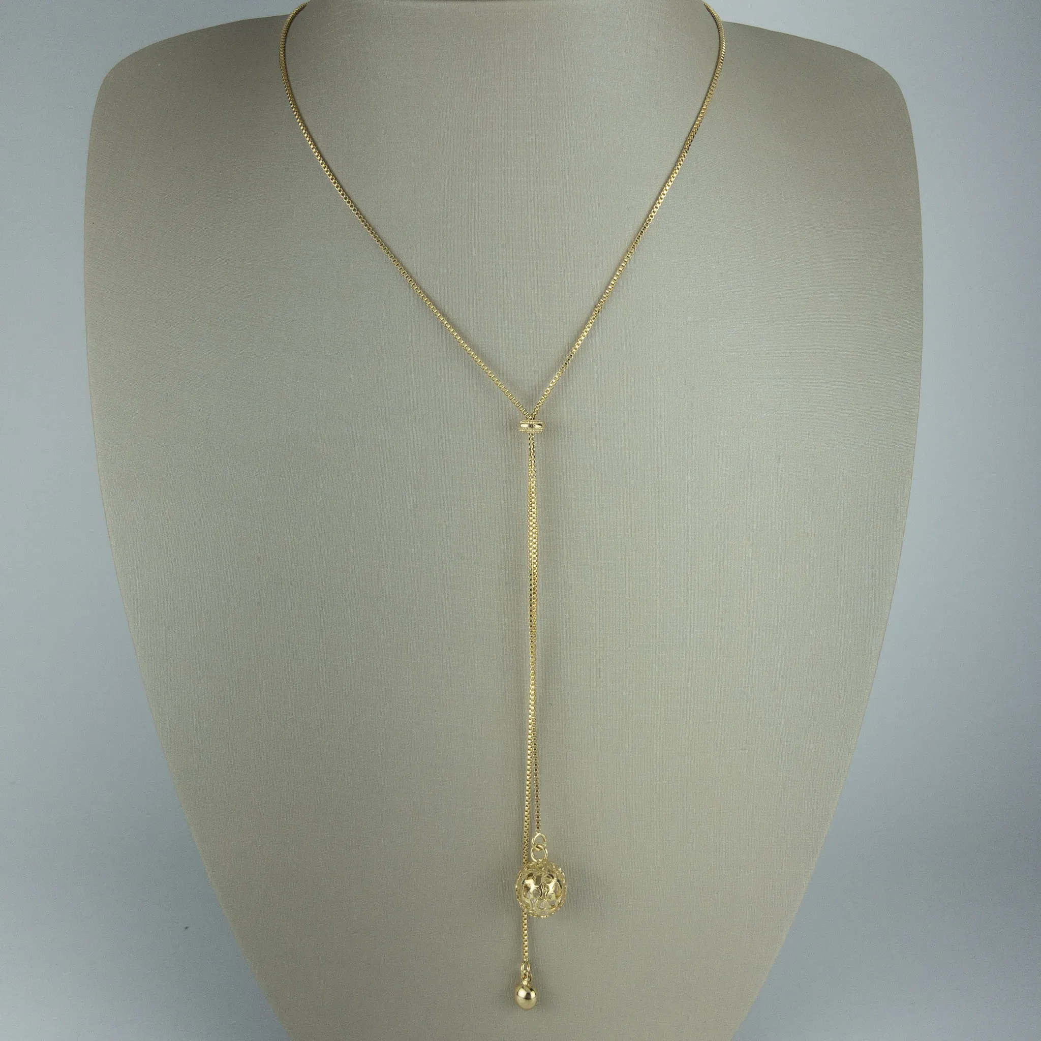 Colar Regulável com Bolinha Vazada Folheado a Ouro 18k