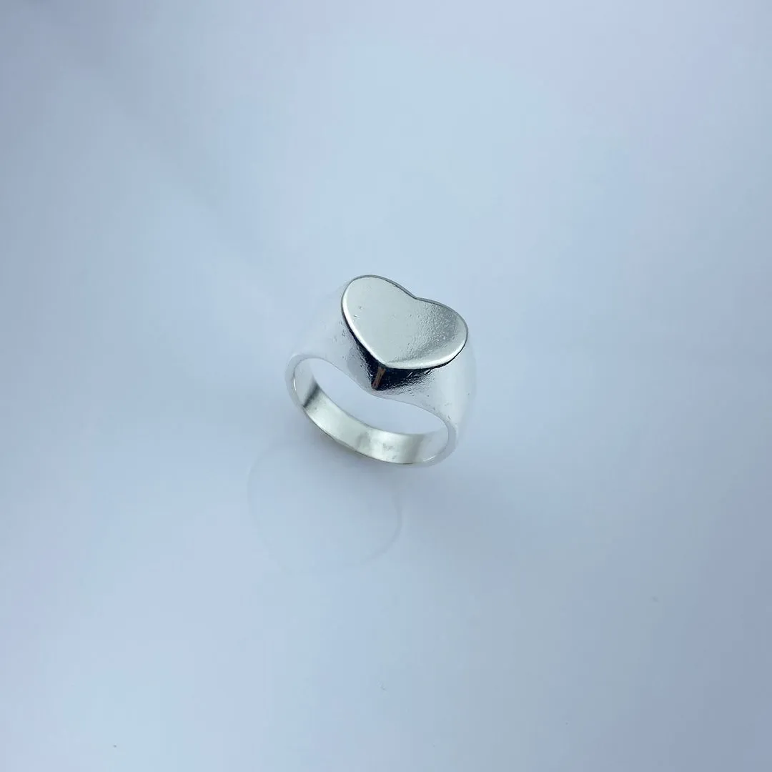 Anel Mindinho Design de Coração em Prata 925