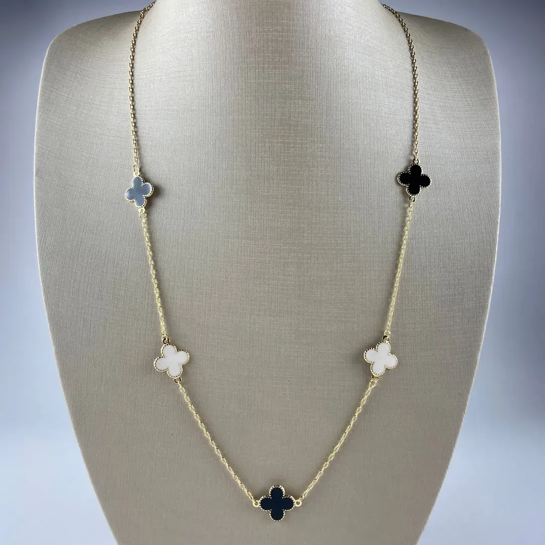 Colar Trevo Preto e Branco Inspiração Virginia Fonseca Folheado a Ouro 18k