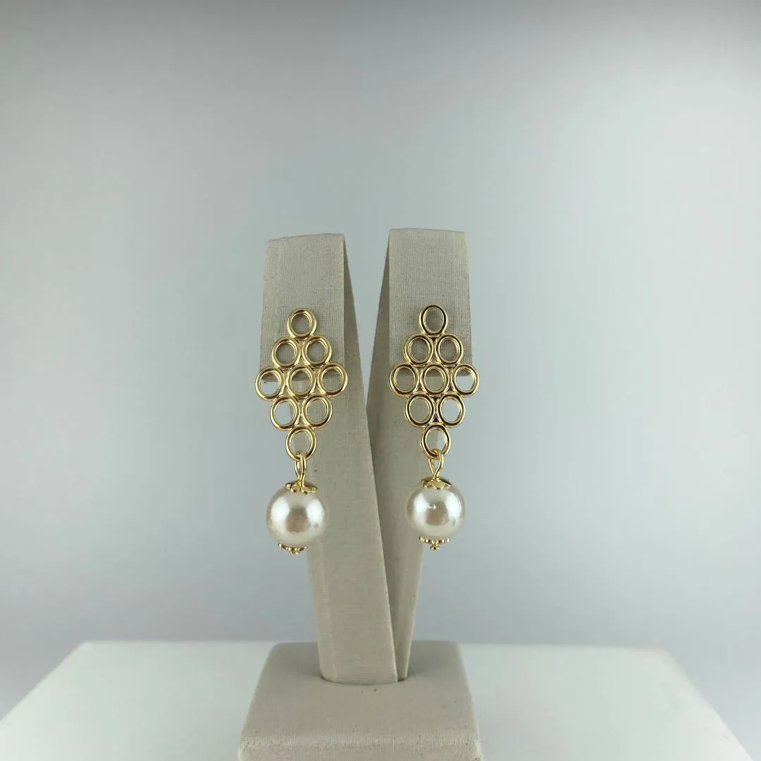 Brinco Círculos Vazados e Pingente com Pérola Folheado a Ouro 18k