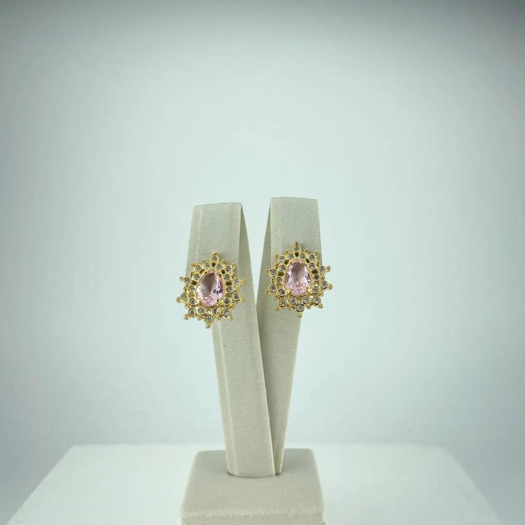 Brinco Design de Gota Cravejado com Zircônia Folheado a Ouro 18k