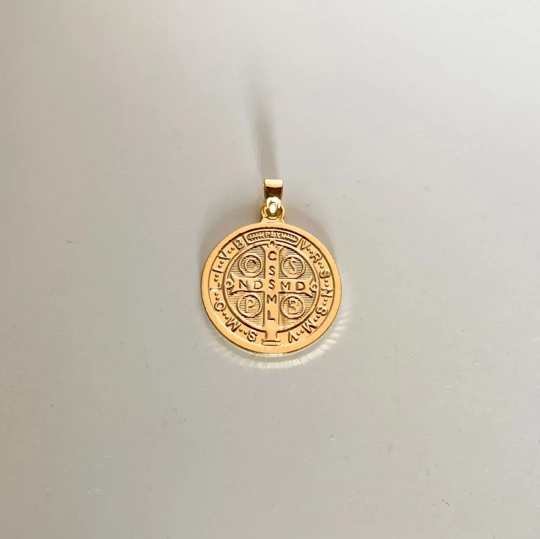 Pingente São Bento Folheado a Ouro 18k