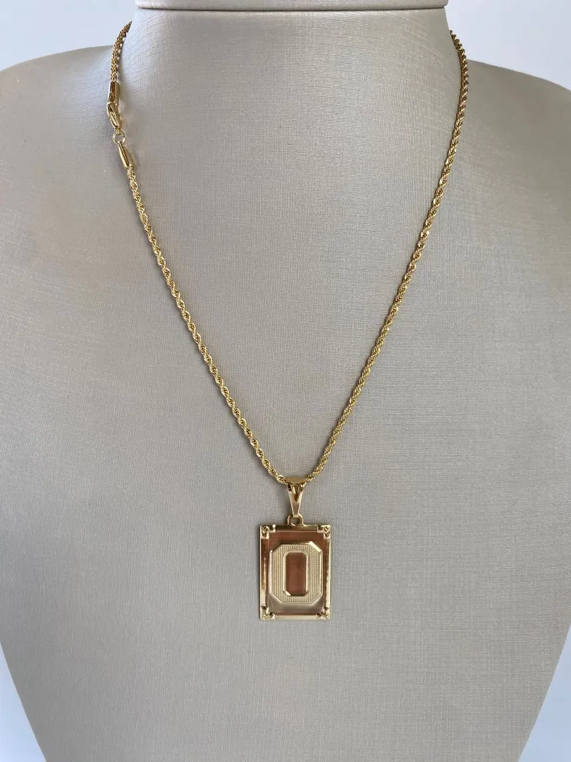 Colar Cordão Baiano com Pingente Letra O Folheado a Ouro 18k