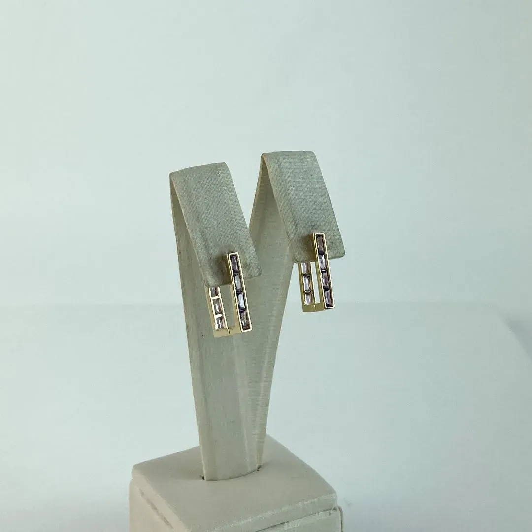 Brinco Argola Retangular em Zircônia Lilás Folheado a Ouro 18 K