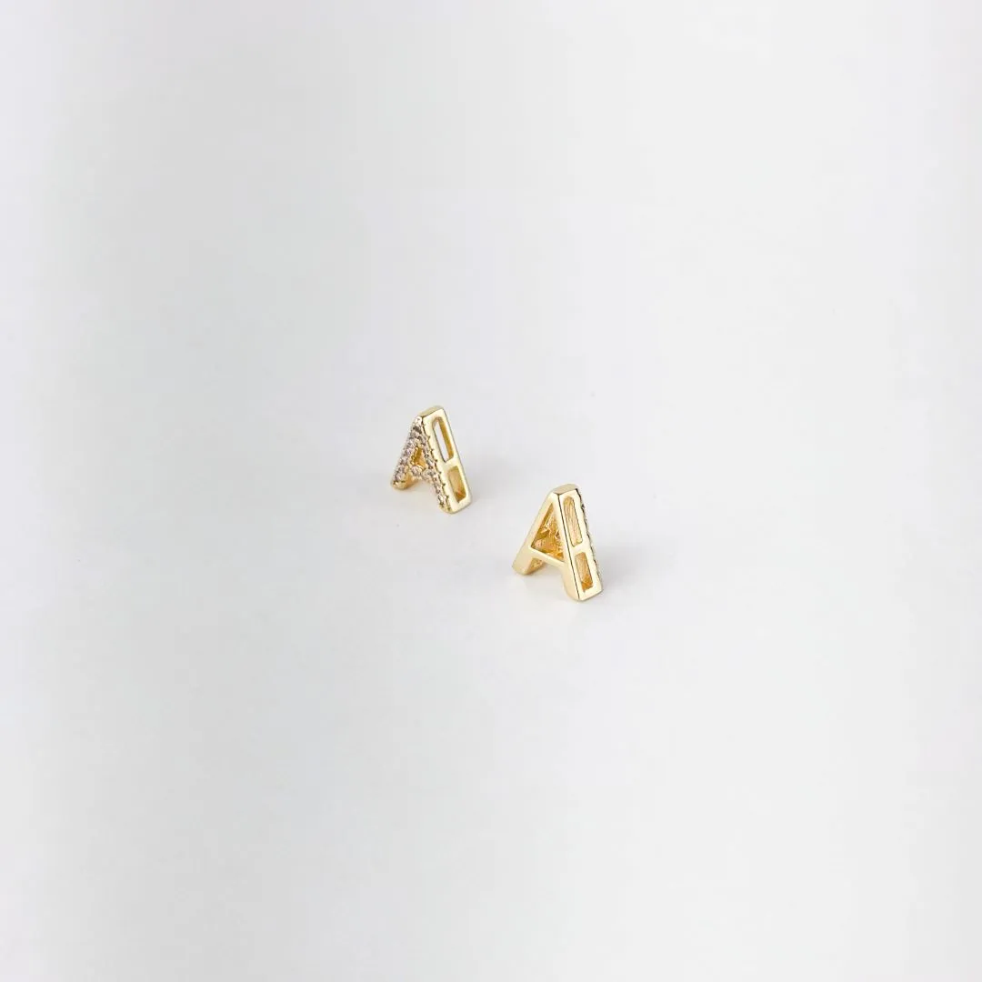 Pingente de Letra A Cravejada de Zircônias Folheado a Ouro 18k