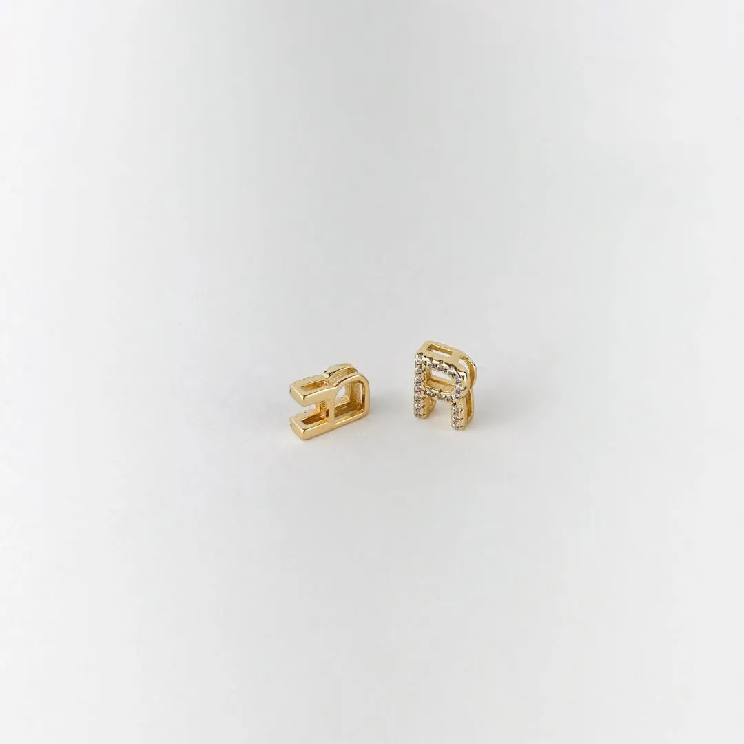 Pingente de Letra R Cravejada de Zircônias Folheado a Ouro 18k