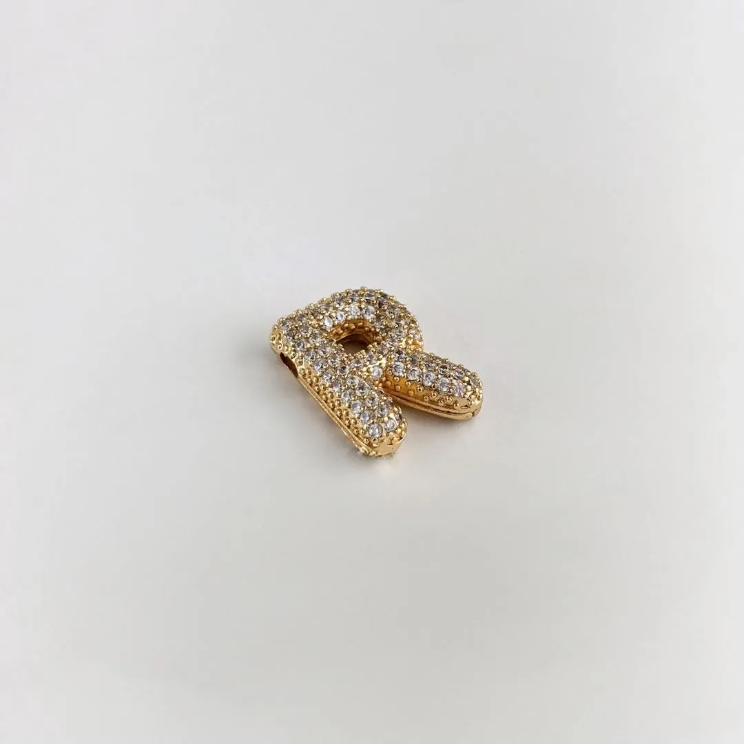 Pingente de Letra R Cravejada de Zircônias Vazada Folheado a Ouro 18k