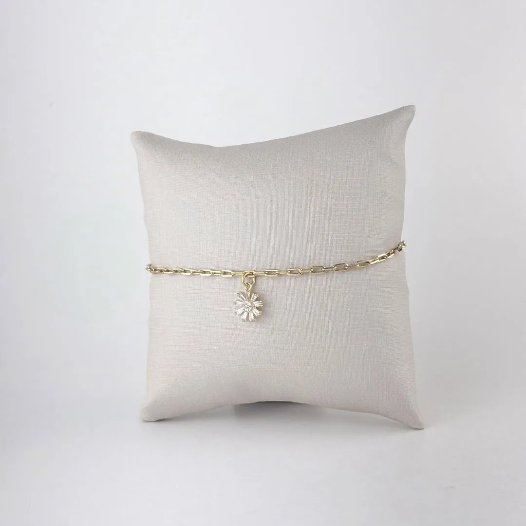 Pulseira Cartier  com Pingente de Margarida em Zircônias Folheado a Ouro 18k
