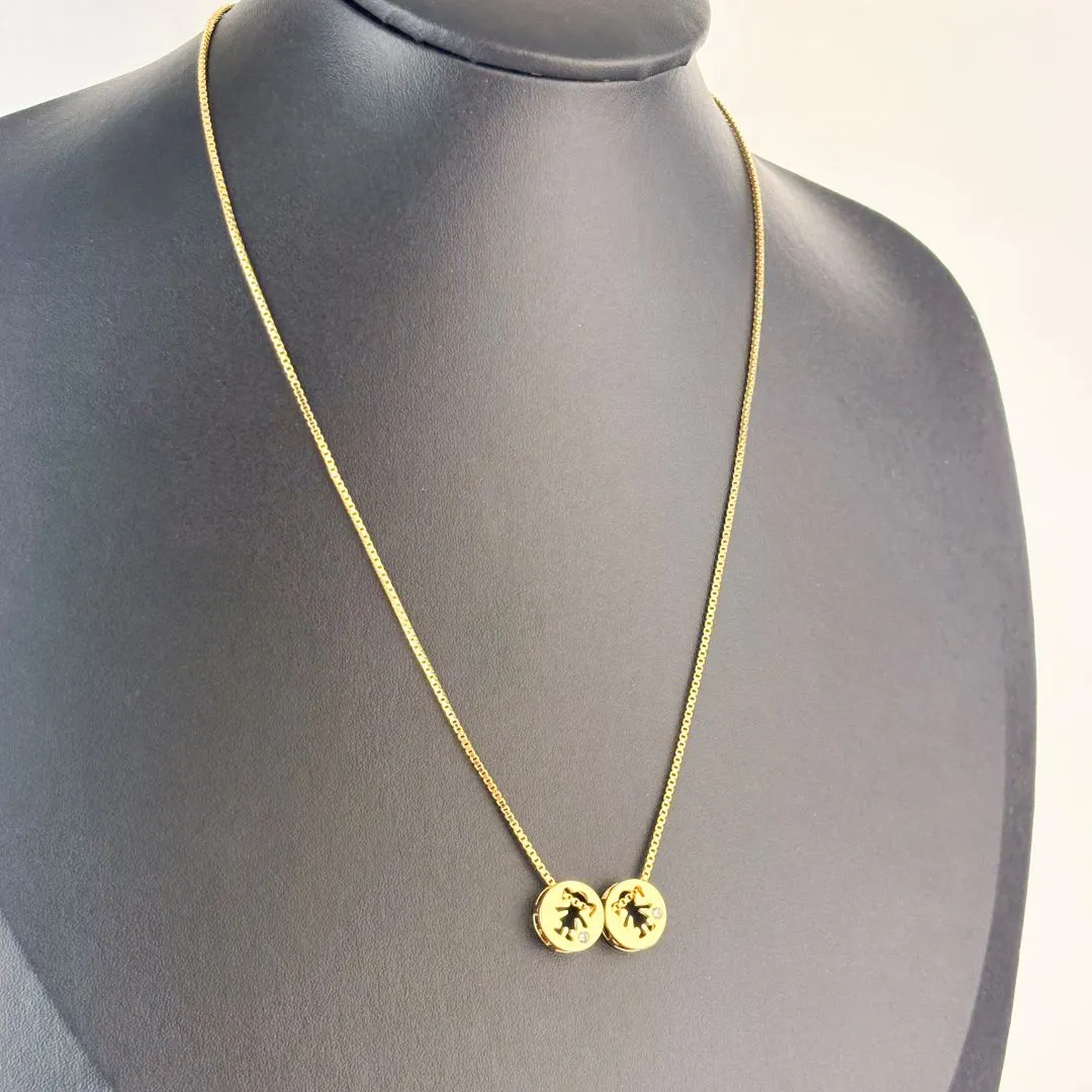 Colar Veneziana com Pingente de Meninas Cravejado em Zircônia Folheado a Ouro 18k