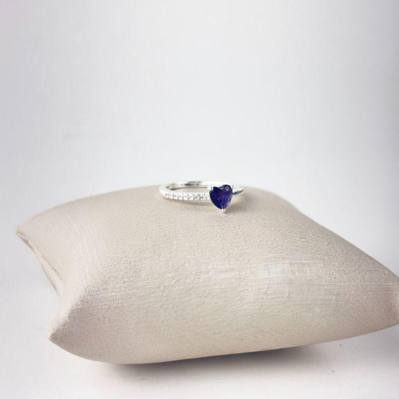 Anel Meia Aliança Com Coração Ametista no Centro Folheado a Prata