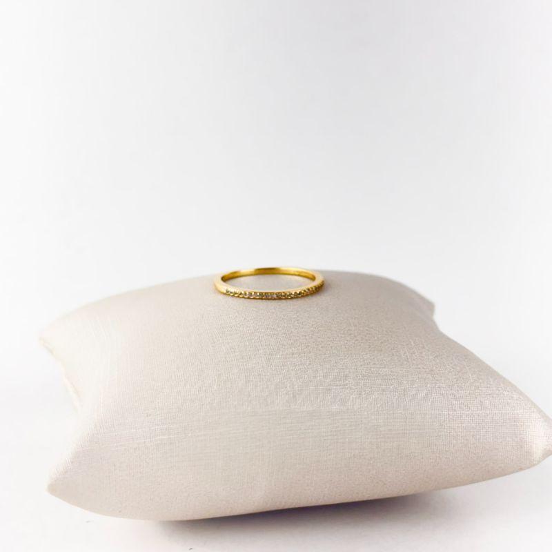 Anel Meia Aliança Fina Com Microzircônias Cristal Folheado a Ouro 18K
