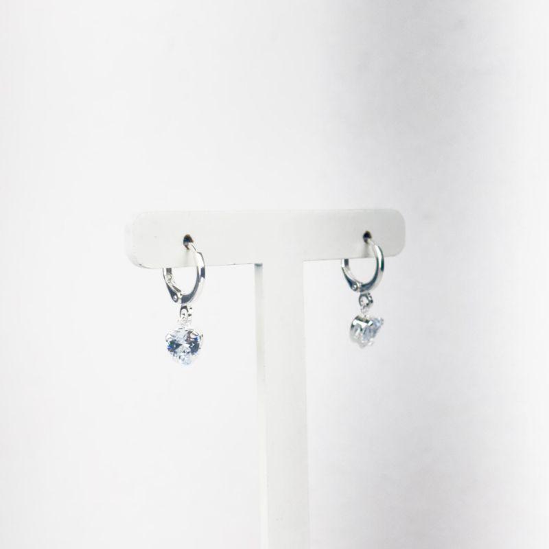 Brinco Argolinha Com Ponto de Luz de Coração Folheado a Prata