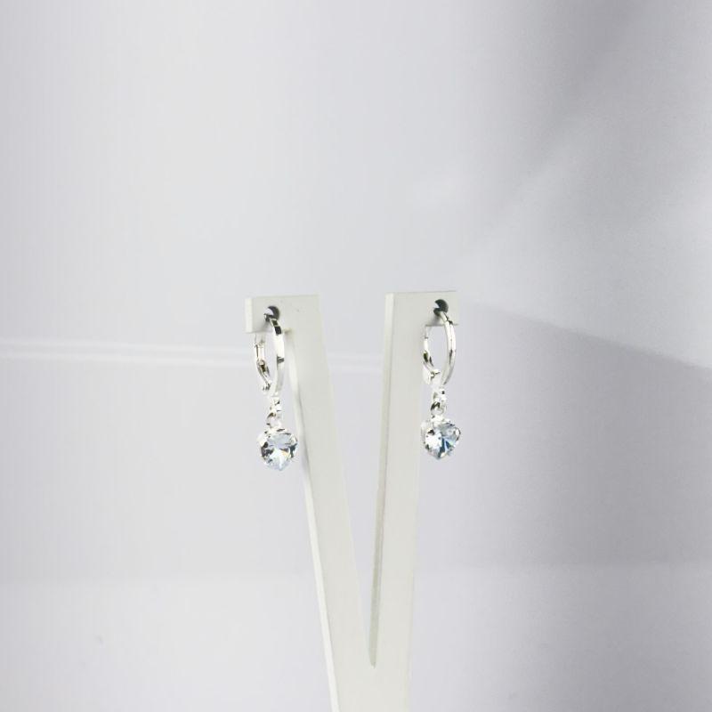 Brinco Argolinha Com Ponto de Luz de Coração Folheado a Prata